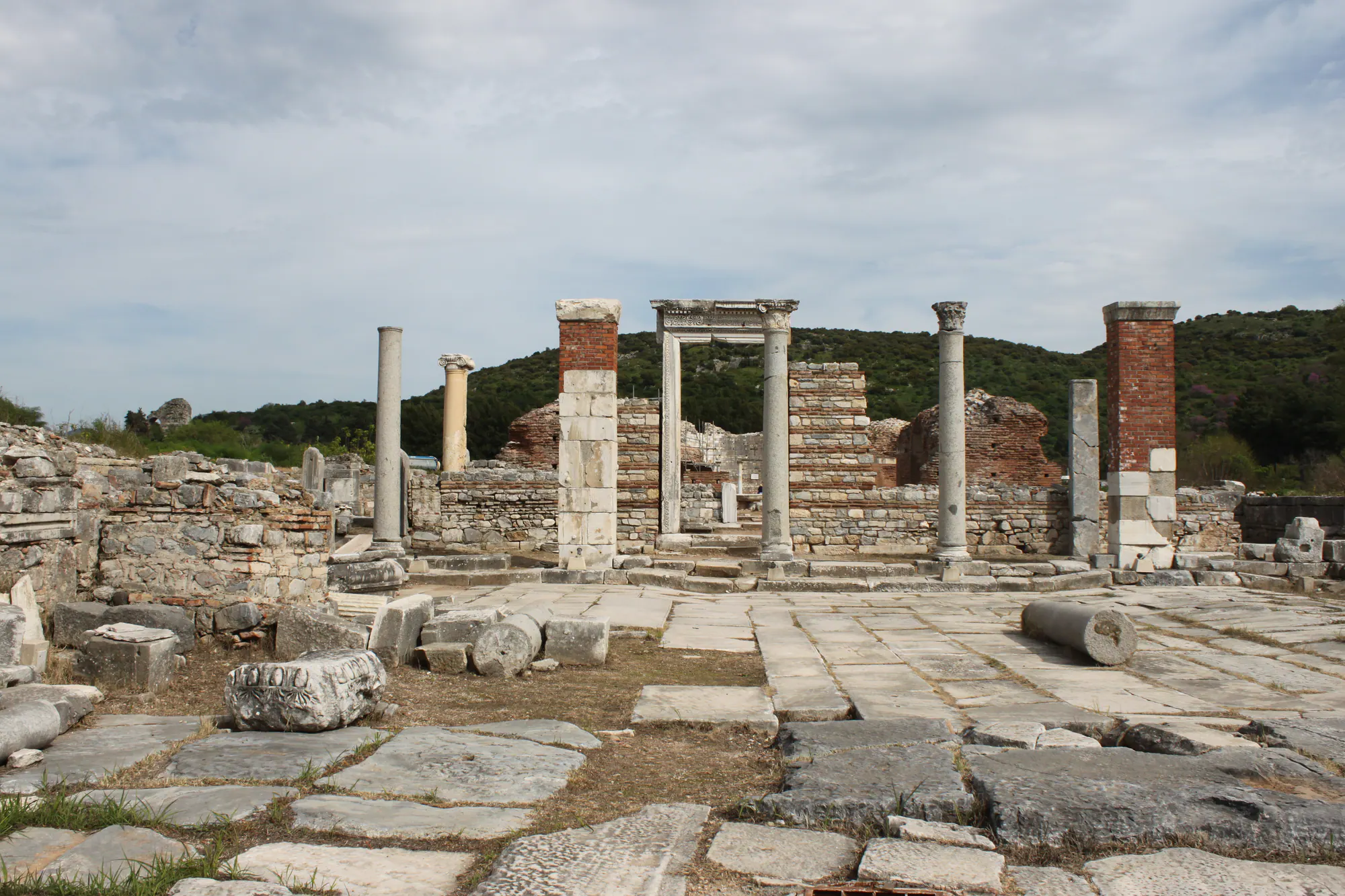 Ancient stone arches and basilica remains in western Türkiye